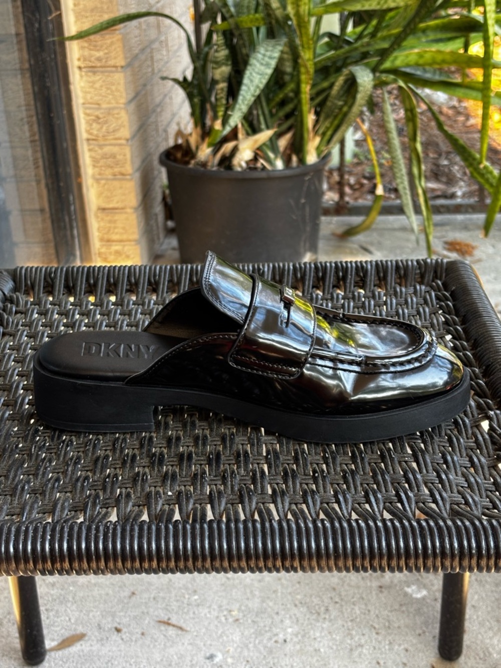 DKNY Black Patent Penny Loafer Mule Platform Slides Dark Academia Size8M Women’s - Picture 9 of 16
